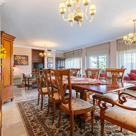 Апартаменты Stylish And Spacious 3 Bedroom Марбелья