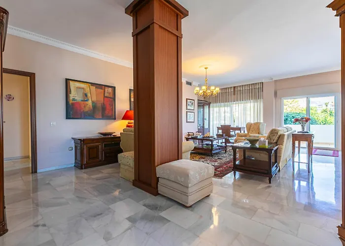 - Puerto Banus, Spacious 3br Lejlighed *
