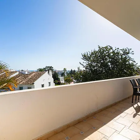 Stylish And Spacious 3 Bedroom Apartment Marbella