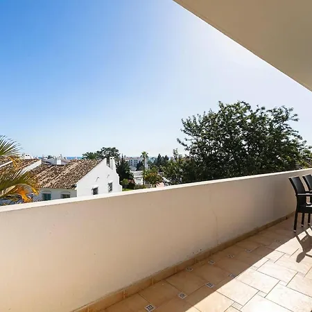 Apartment Stylish And Spacious 3 Bedroom *