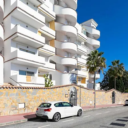 Apartment Stylish And Spacious 3 Bedroom Marbella